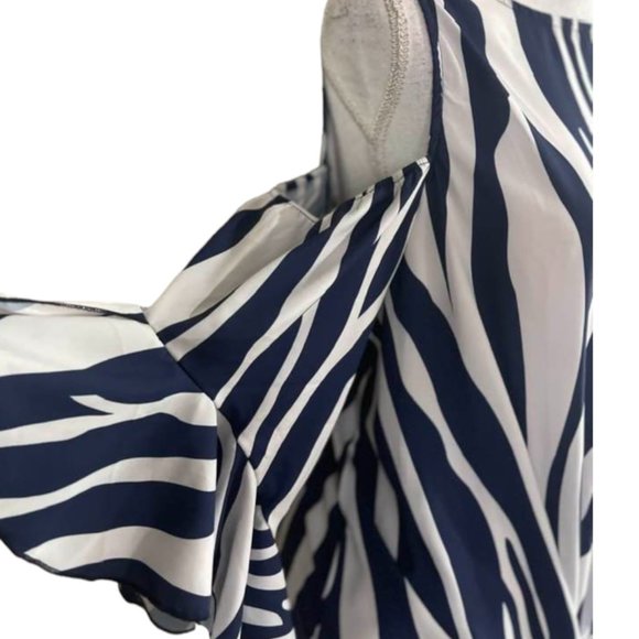 Relaxed Flowy Breezy Front Tie Cold Shoulder Summer Top - Picture 7 of 16